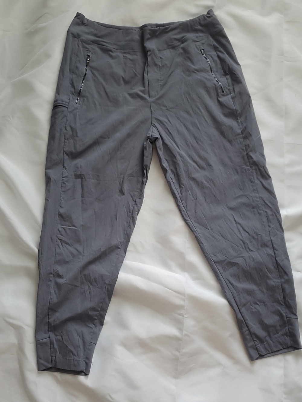 Athleta Women's Gray Tapered Performance Joggers Sz 16